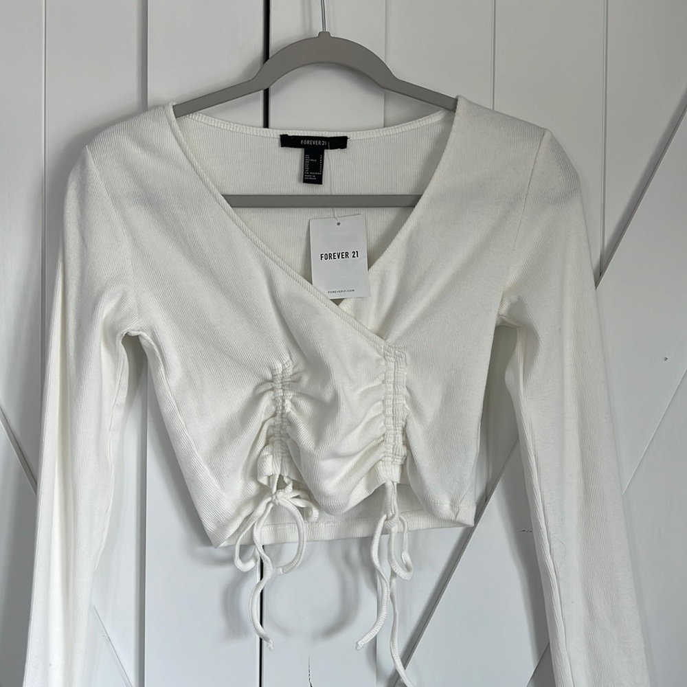 Cute top from Forever 21! Size small
